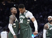 康诺顿深情告别雄鹿效力7个赛季并跟随球队夺冠的简单介绍